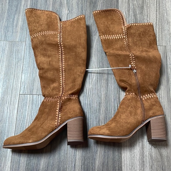 Universal thread- women’s boots - Picture 2 of 6